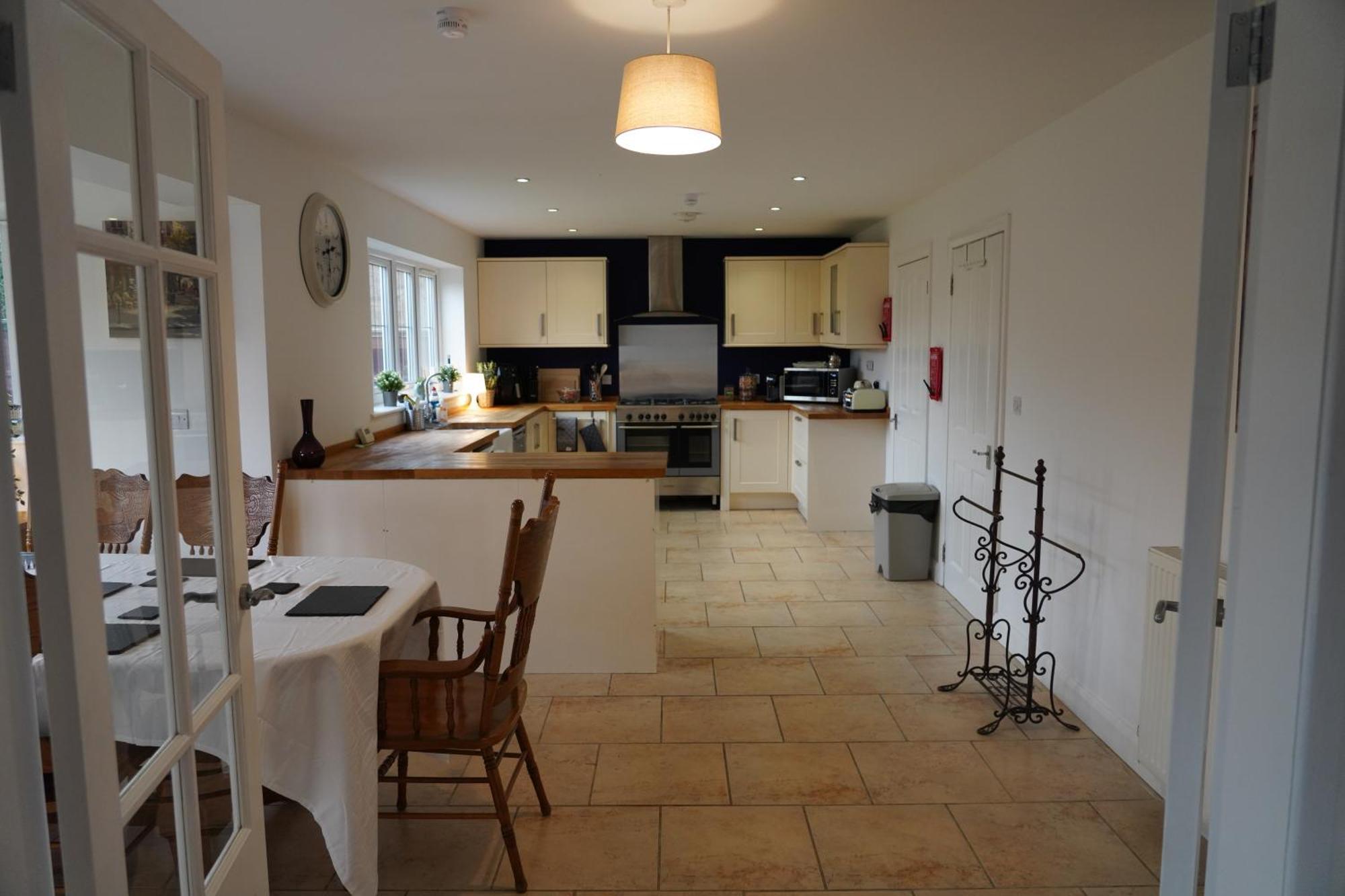 8 Double Beds In A 5 Bedroom House, Pets Welcome Epworth Eksteriør bilde